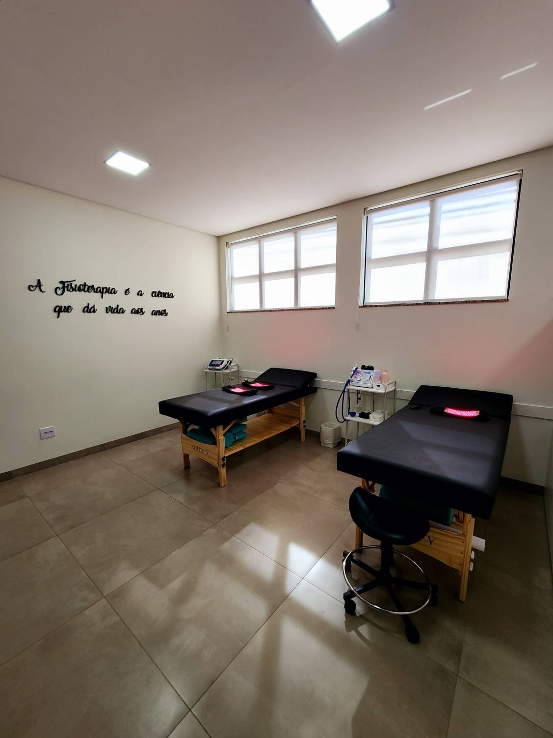 Método Laser Balance 5 Imagem da sala de atendimento e tratamento da Mult Fisio Jaú
